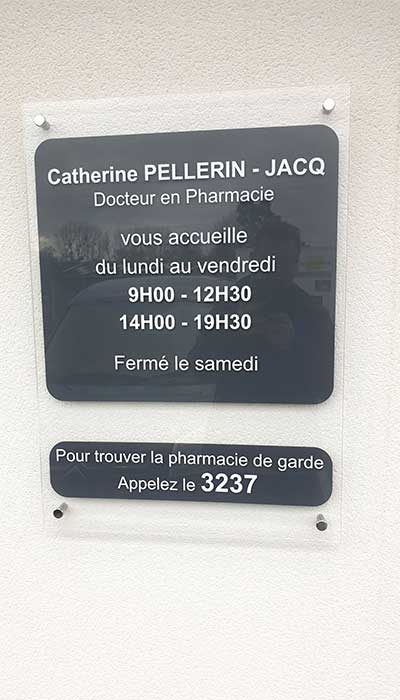 panneau signalétique pharmacie